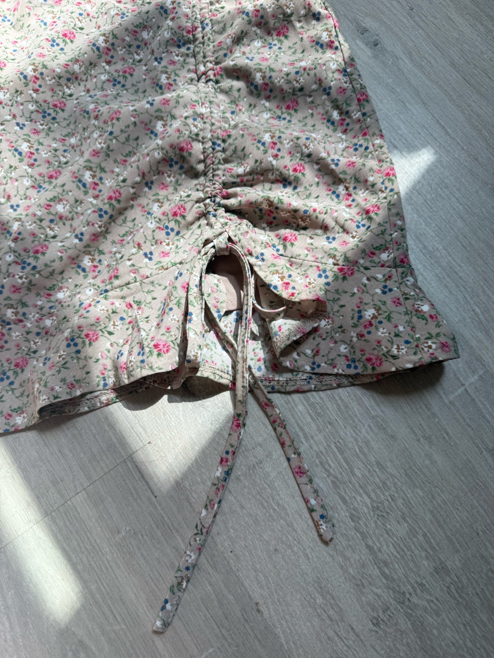 Mable Ditsy Floral Drawstring Mini Skirt in Beige and Pink size small - Picture 5 of 9